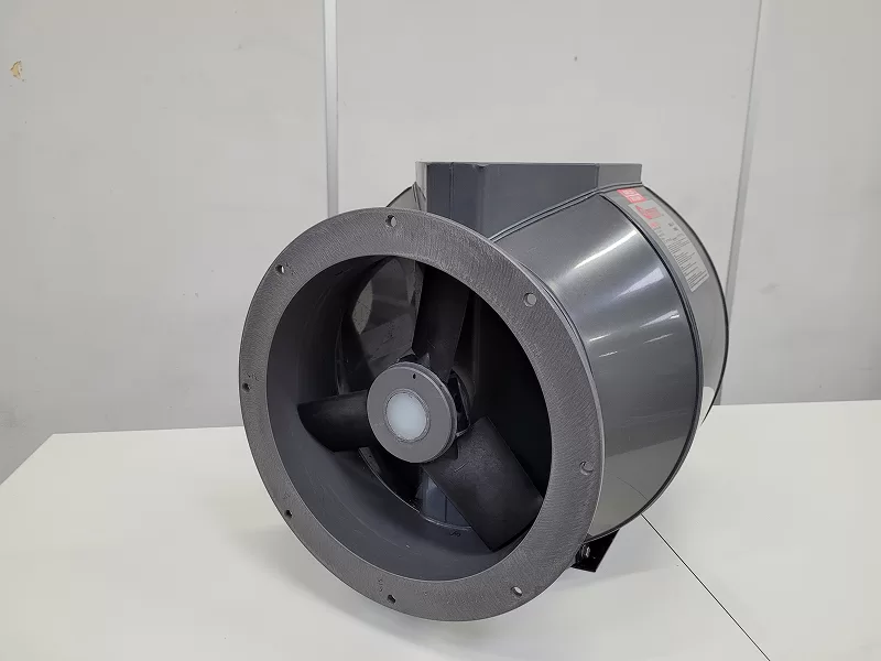 Bifurcated Fan Blade Configuration